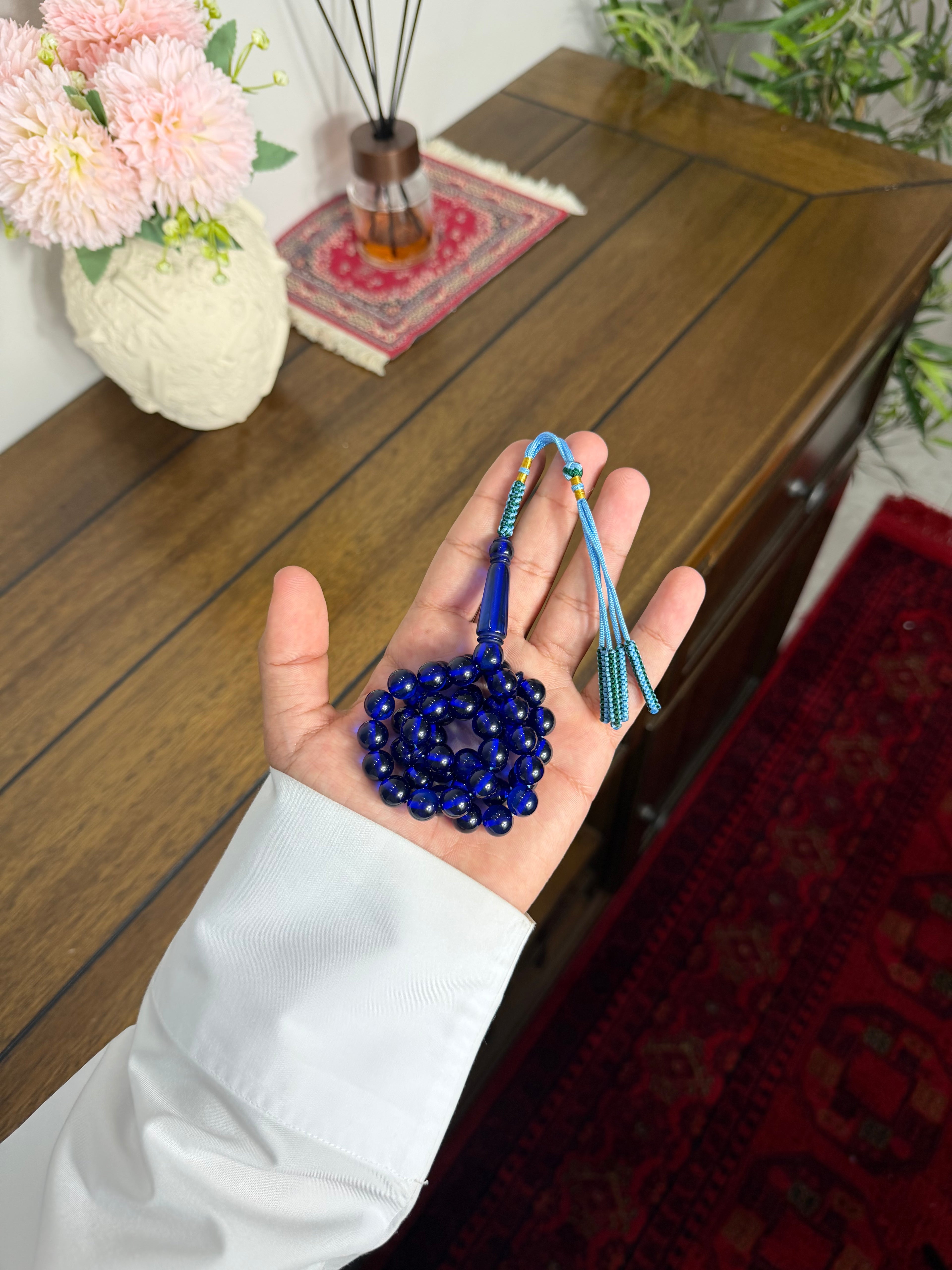 مسباح ازرق شفاف