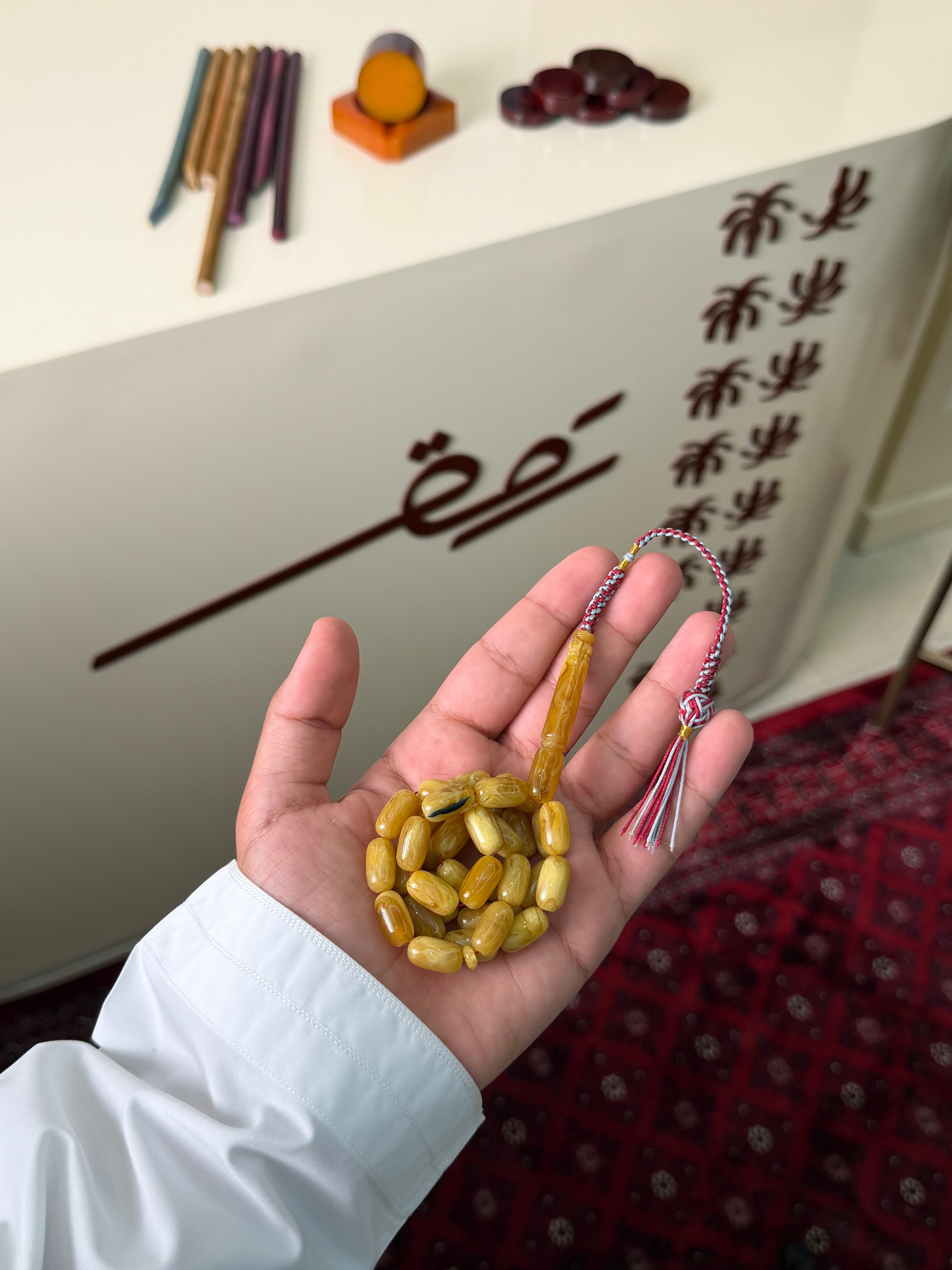 مسباح صنوبري غامق