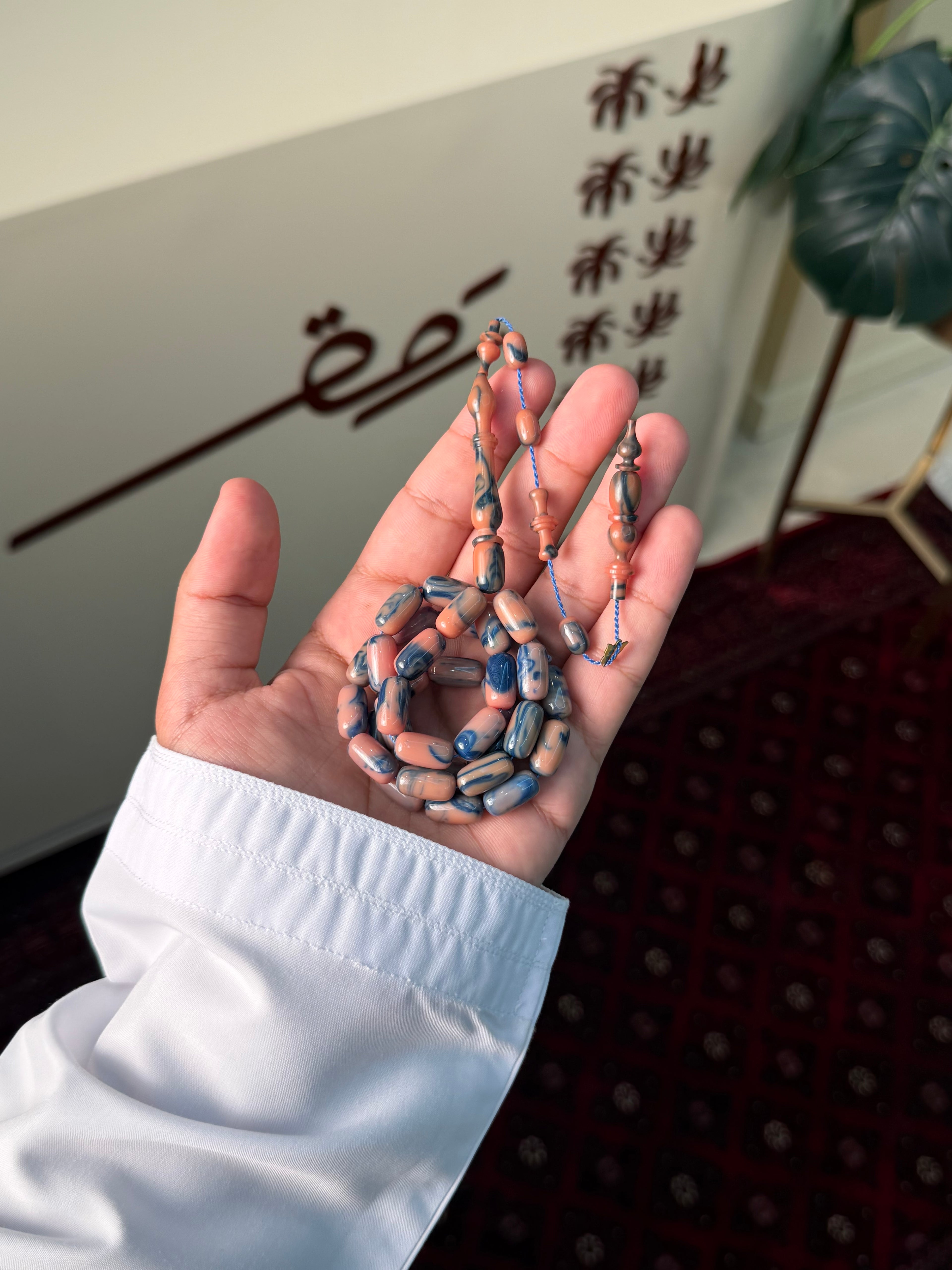 مسباح صنوبري ملطخ ازرق تركي