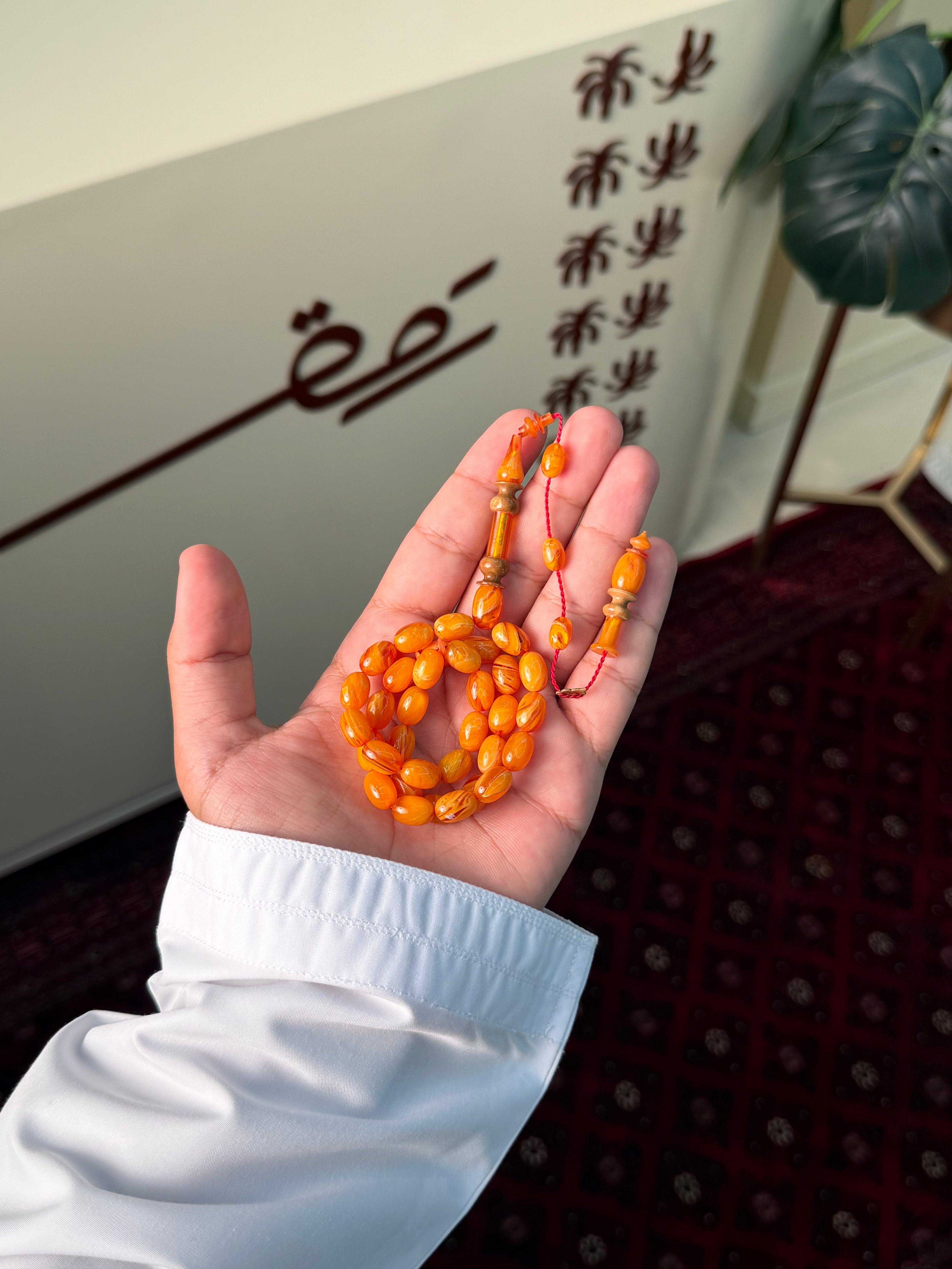 مسباح ذهبي مطعم كوك